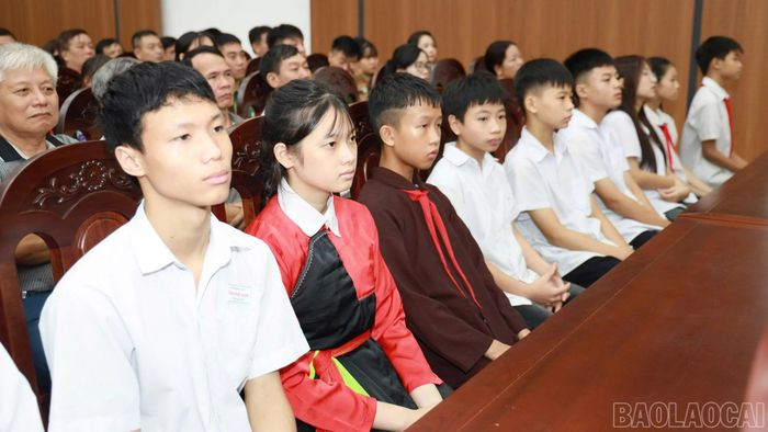 Đông đảo cán bộ, Nhân dân tham gia Ngày hội Toàn dân bảo vệ an ninh Tổ quốc.