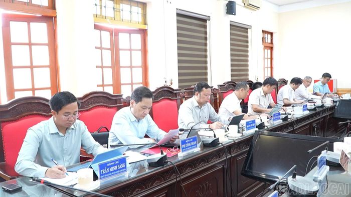 Đại diện các sở, ban, ngành dự buổi làm việc.