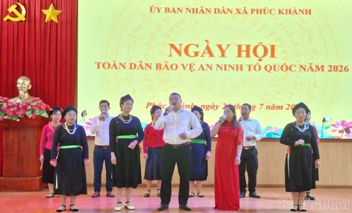 Văn nghệ chào mừng ngày hội.