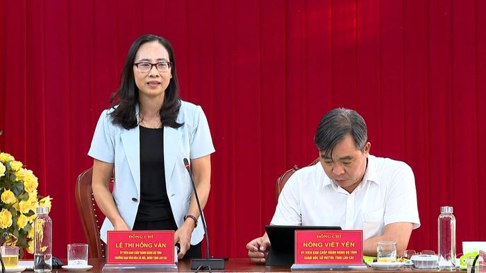 Bà Lê Thị Hồng Vân - Ủy viên Ban Chấp hành Đảng bộ tỉnh, Trưởng Ban Văn hóa - Xã hội HĐND tỉnh phát biểu tại buổi làm việc.
