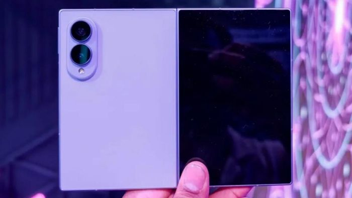 Cả hai camera phía sau đều có khả năng quay video chất lượng cao lên đến độ phân giải 4K