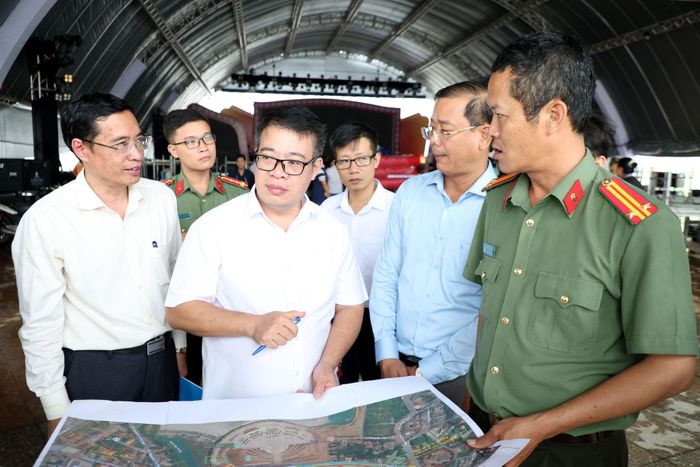 Phó Chủ tịch UBND tỉnh Nguyễn Ngọc Phúc kiểm tra thực tế khu vực diễn ra sự kiện