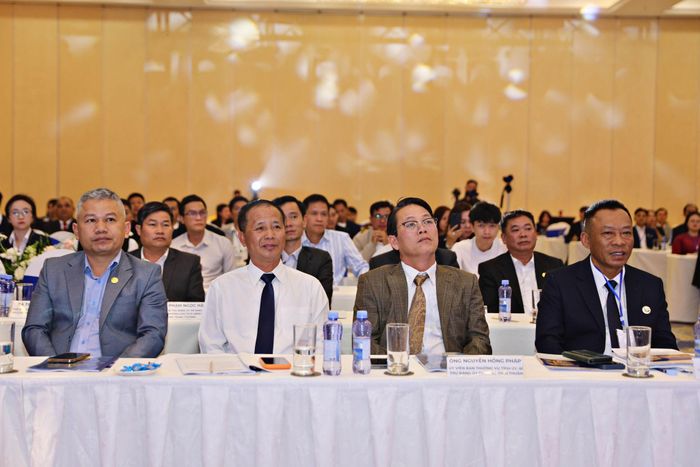Lãnh đạo các sở ngành, địa phương, Hiệp hội tham dự đại hội