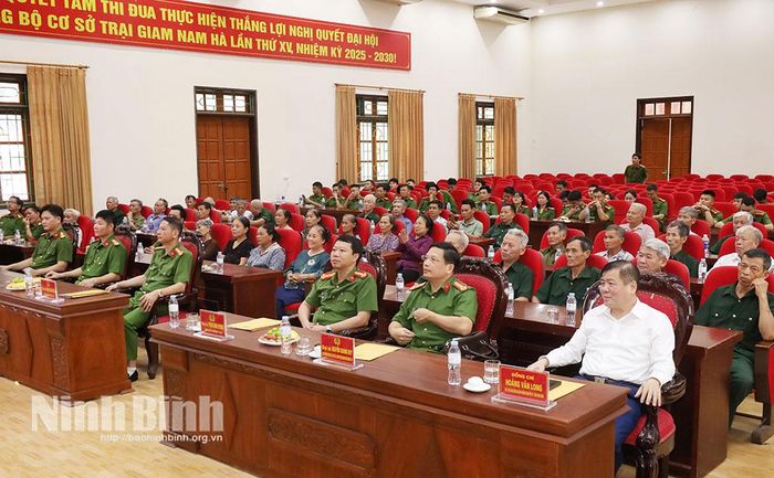 Các đại biểu dự lễ kỷ niệm. Ảnh: Lê Dũng