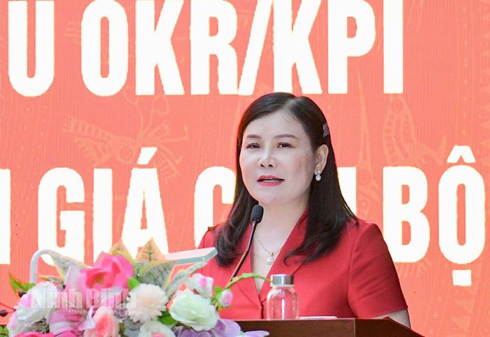Đồng chí Nguyễn Thị Thu Thủy, Tỉnh ủy viên, Phó Bí thư Đảng ủy UBND tỉnh phát biểu kết luận hội nghị.