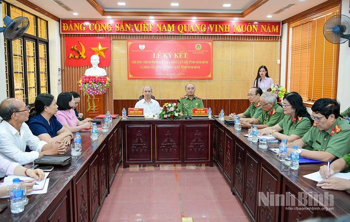 Quang cảnh hội nghị.