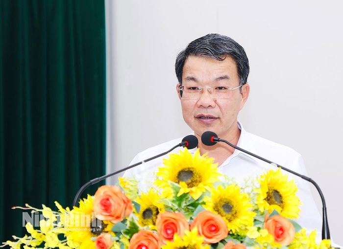 Đồng chí Nguyễn Hoàng Hà, Ủy viên Ban Thường vụ Tỉnh ủy, Phó Chủ tịch Thường trực Ủy ban MTTQ Việt Nam tỉnh phát biểu tại hội nghị.