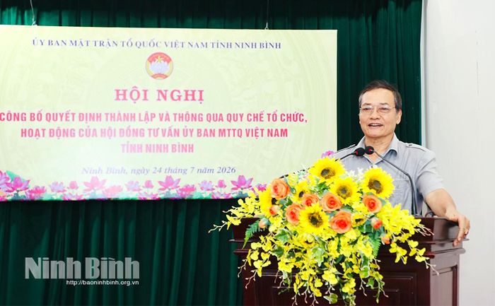 Ông Lê Chí Vịnh, Chủ nhiệm Hội đồng tư vấn Ủy ban MTTQ Việt Nam tỉnh phát biểu nhận nhiệm vụ.