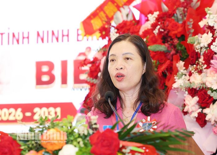 Đồng chí Phạm Thị Phương Hạnh, Tỉnh ủy viên, Giám đốc Sở Y tế phát biểu tại Đại hội.