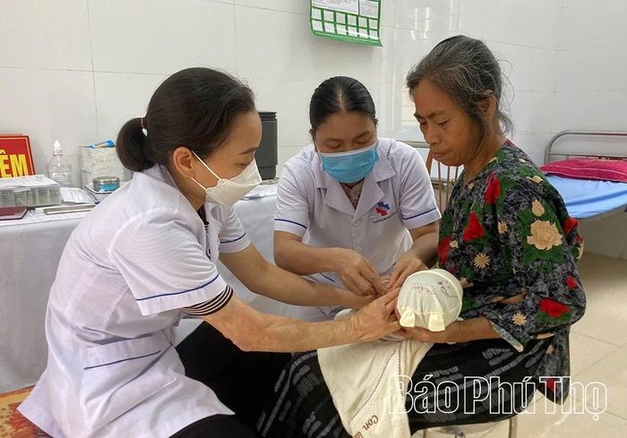 Công tác chăm sóc sức khỏe Nhân dân luôn được quan tâm thực hiện tốt.