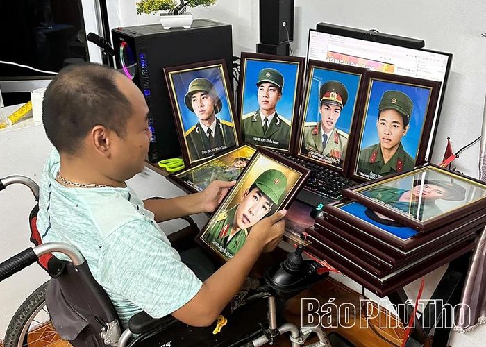 Dương Cao Thành đã tự tay phục dựng nhiều bức ảnh liệt sĩ đã cũ, mờ theo thời gian.