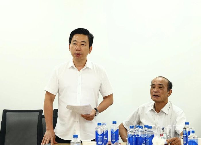 Lãnh đạo xã Tam Đảo phát biểu làm rõ một số kiến nghị của Công ty TNHH Chăn nuôi Việt Nhật.
