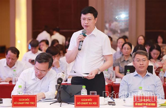 Lãnh đạo Sở GD&ĐT Hà Nội phát biểu tại hội nghị.