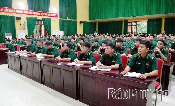 Các đại biểu dự hội nghị.