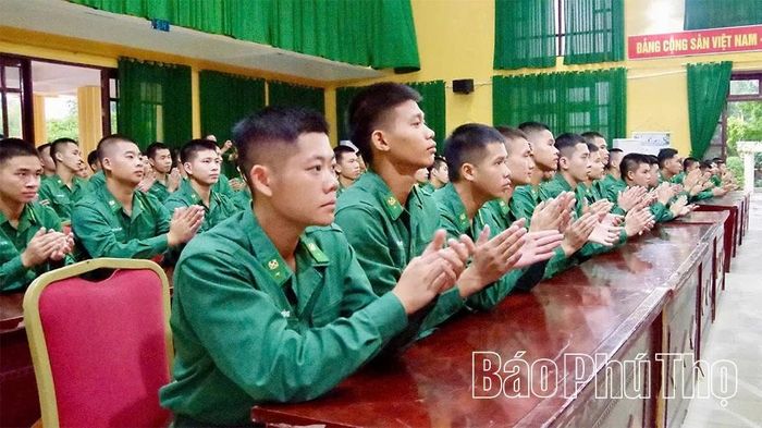 Các chiến sĩ mới trưởng thành sau thời gian huấn luyện tại đơn vị.
