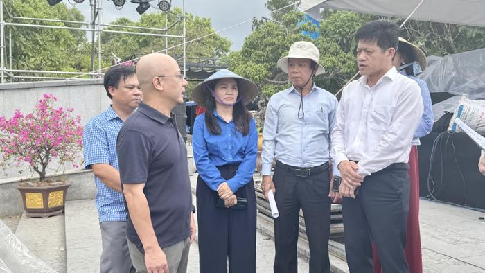 Đồng chí Lê Văn Bảo, Phó Chủ tịch UBND tỉnh nghe đại diện các đơn vị báo cáo công tác chuẩn bị - Ảnh: M.T