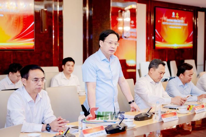 Đồng chí Hoàng Văn Nghiệm, Bí thư Tỉnh ủy, phát biểu tại cuộc làm việc.