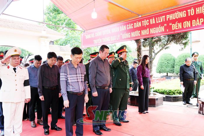 Lễ truy điệu và an táng hài cốt liệt sĩ tại Nghĩa trang liệt sĩ phường Tô Hiệu.