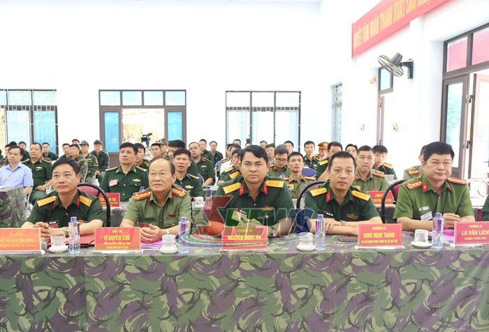 Các đại biểu dự diễn tập tác chiến xã Mường Lèo trong khu vực phòng thủ năm 2026.