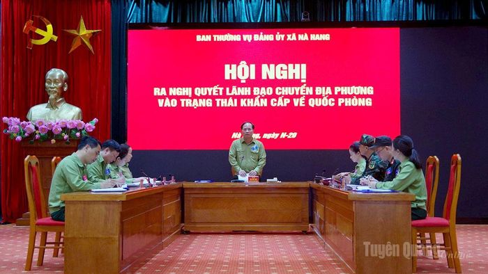 Hội nghị Ban Thường vụ Đảng ủy xã Nà Hang ra Nghị quyết lãnh đạo chuyển địa phương vào trạng thái khẩn cấp về quốc phòng.