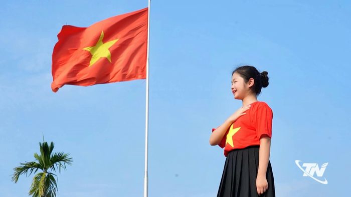 Em Nguyễn Quỳnh Anh (lớp 5A1, Trường THCS Quang Trung) bày tỏ niềm tự hào khi tham gia Cuộc thi.