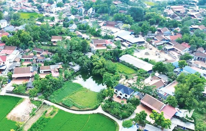 Một góc làng An Châu - nơi lưu giữ nhiều nét đặc trưng của làng Việt truyền thống.