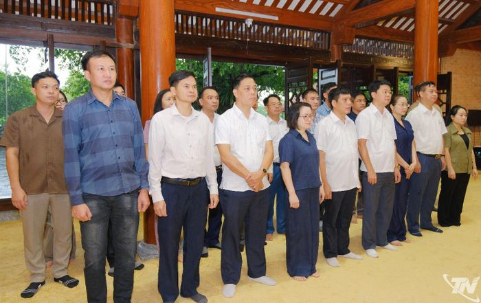 Đoàn đại biểu Báo và Phát thanh, Truyền hình Thái Nguyên đến dâng hương tại Di tích lịch sử Quốc gia 27-7.