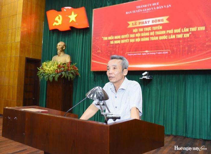 Đồng chí Hoàng Khánh Hùng phát động Hội thi trực tuyến “Tìm hiểu Nghị quyết Đại hội Đảng bộ thành phố Huế lần thứ XVII và Nghị quyết Đại hội đại biểu toàn quốc lần thứ XIV của Đảng”.
