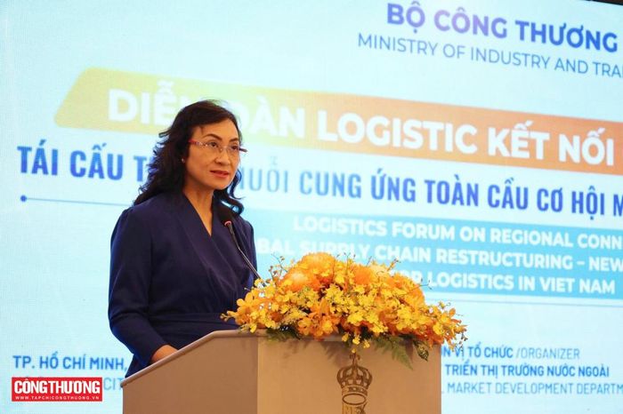 Thứ trưởng Bộ Công Thương Phan Thị Thắng phát biểu khai mạc Diễn đàn.