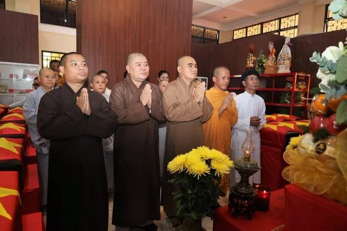 Các cơ sở tôn giáo, chức sắc, chức việc thành kính tưởng niệm