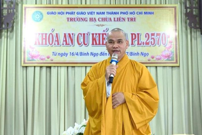 Thượng tọa Thích Thiện Thông phát biểu 