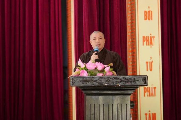 Thượng tọa Thích Tâm Chính phát biểu tại hội nghị