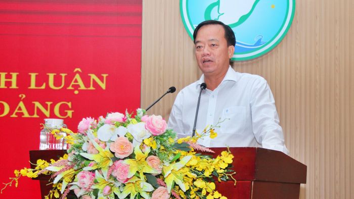 Ông Huỳnh Quốc Việt, Phó bí thư Thường trực Tỉnh ủy Cà Mau phát biểu kết luận hội nghị.