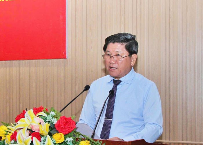 Ông Lê Văn Sử, Phó chủ tịch UBND tỉnh Cà Mau phát biểu tại hội nghị.
