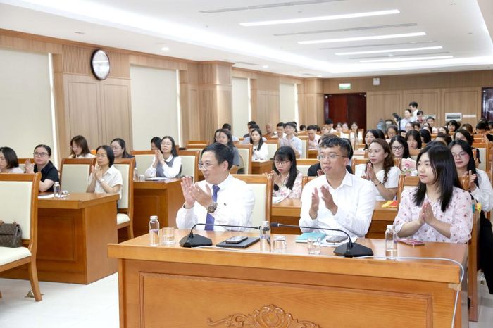 Các đại biểu tham dự buổi lễ. Ảnh: Đức Minh