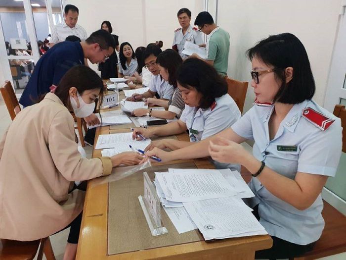 Thanh tra đóng bảo hiểm xã hội tại một số doanh nghiệp. Ảnh minh họa: BHXHVN
