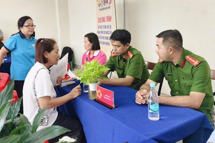 TP. Hồ Chí Minh Đưa dịch vụ hành chính công đến tận nơi ở của người dân 1