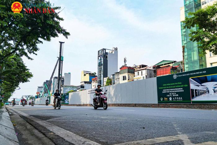 Theo phương án được phê duyệt, việc rào chắn và tổ chức giao thông phục vụ thi công ga ngầm S1 sẽ được duy trì đến hết ngày 15/4/2027