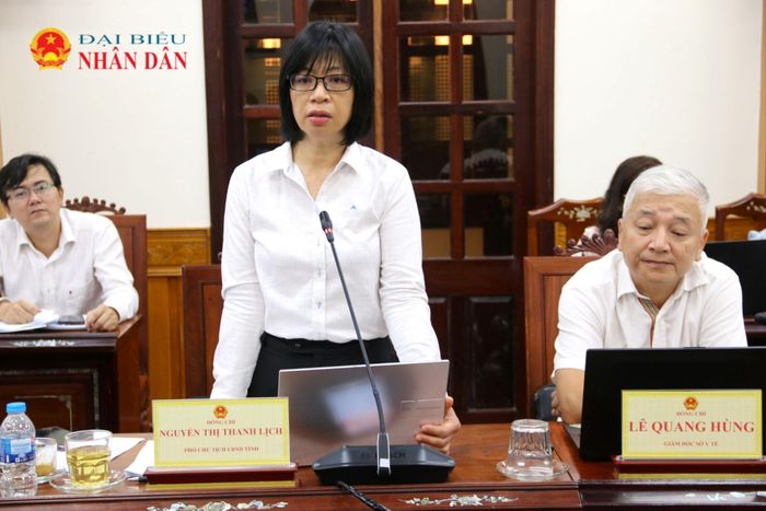 Phó Chủ tịch UBND tỉnh Nguyễn Thị Thanh Lịch giải trình với Đoàn giám sát