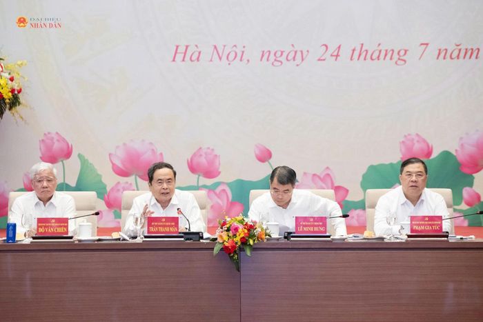 Chủ tịch Quốc hội Trần Thanh Mẫn và Thủ tướng Lê Minh Hưng đồng chủ trì Hội nghị
