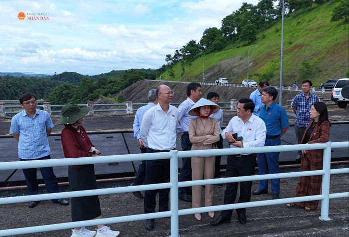 Đoàn công tác khảo sát thực tế tại Công ty thủy điện Buôn Kuốp