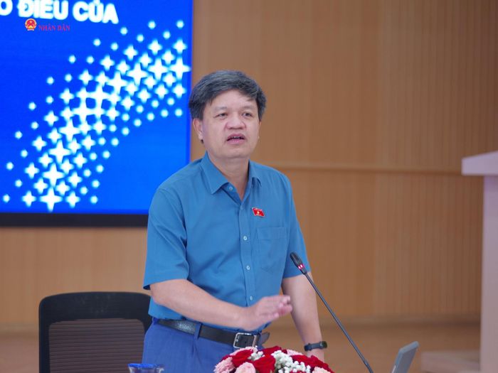 Phó Chủ nhiệm Ủy ban Khoa học, Công nghệ và Môi trường Tạ Đình Thi phát biểu kết luận buổi làm việc