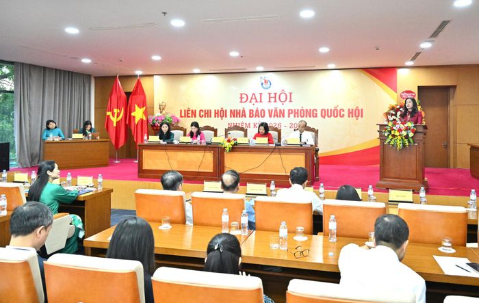 Chủ tịch Liên Chi hội Nhà báo Văn phòng Quốc hội nhiệm kỳ 2026 - 2031, Tổng Biên tập Báo Đại biểu Nhân dân Phạm Thị Thanh Huyền phát biểu