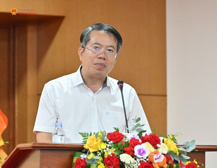 Phó Chủ nhiệm Văn phòng Quốc hội Nguyễn Văn Hiển phát biểu tại Đại hội