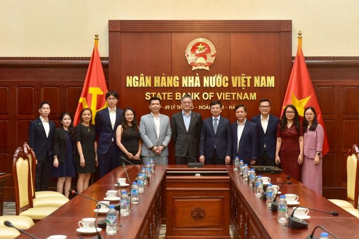 Phó Thống đốc Phạm Thanh Hà cùng Đoàn công tác Bloomberg và lãnh đạo một số vụ, cục NHNN