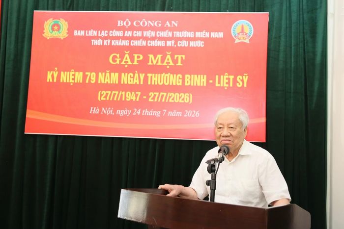 Thiếu tướng Phan Văn Lai phát biểu tại buổi gặp mặt.