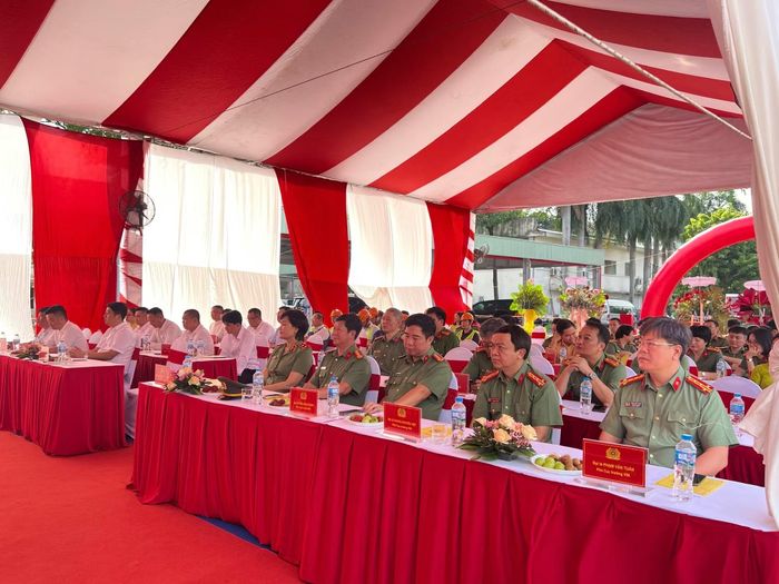 Các đại biểu dự Lễ khởi công.