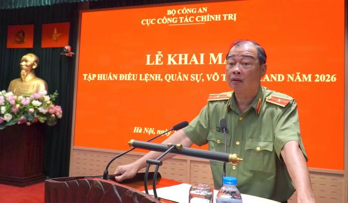 Thiếu tướng Lê Hồng Hiệp phát biểu khai mạc chương trình tập huấn.