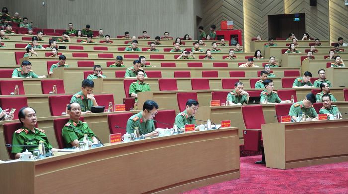 Các đại biểu tham dự hội nghị.