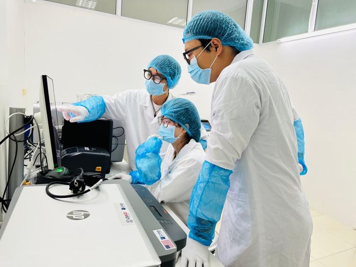Những dữ liệu ADN được các nhà khoa học kết nối, phân tích và đối chiếu để dựng lại sơ đồ huyết thống của gia đình liệt sĩ.